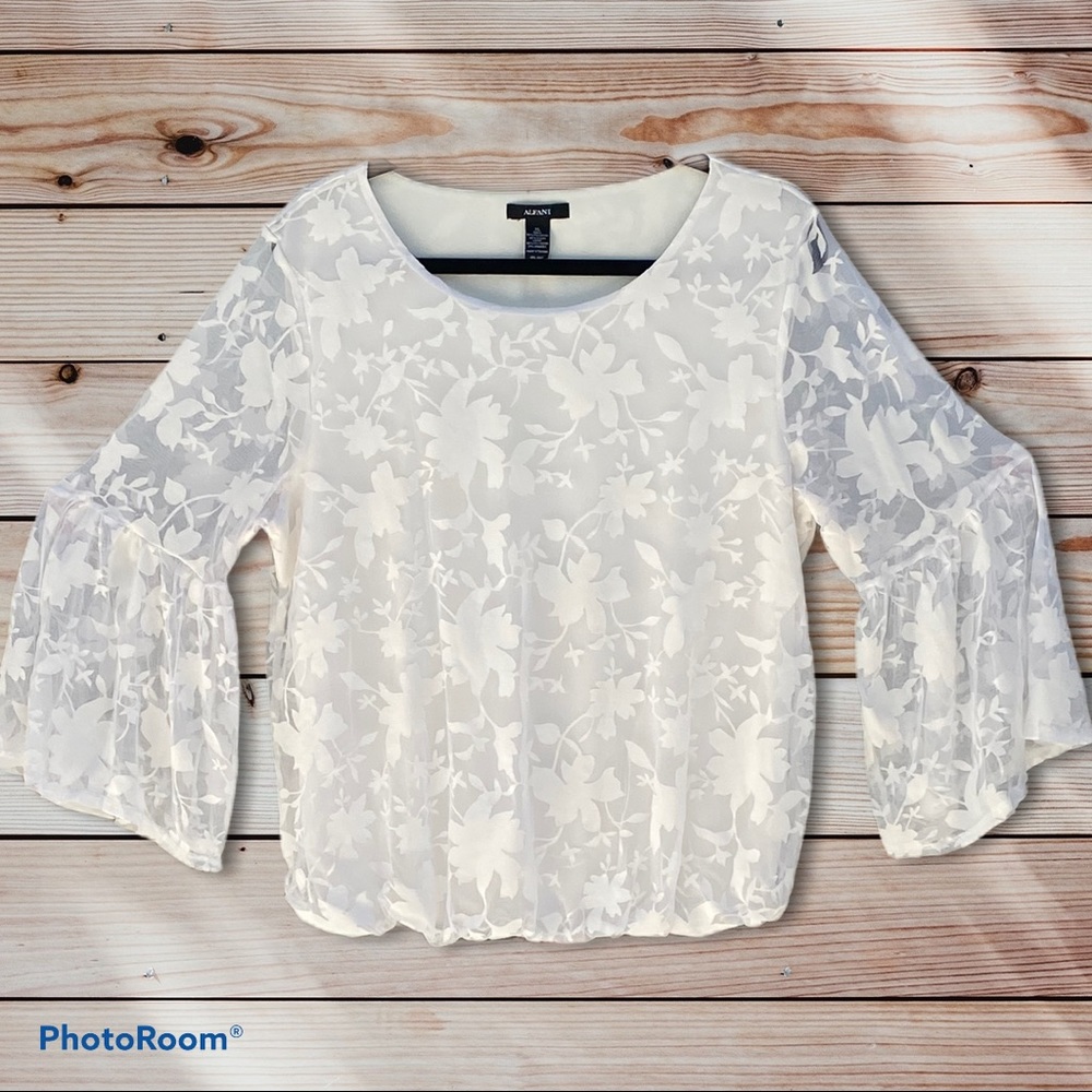 Alfeni White Bubble Hem Top with Bell Sleeves XL